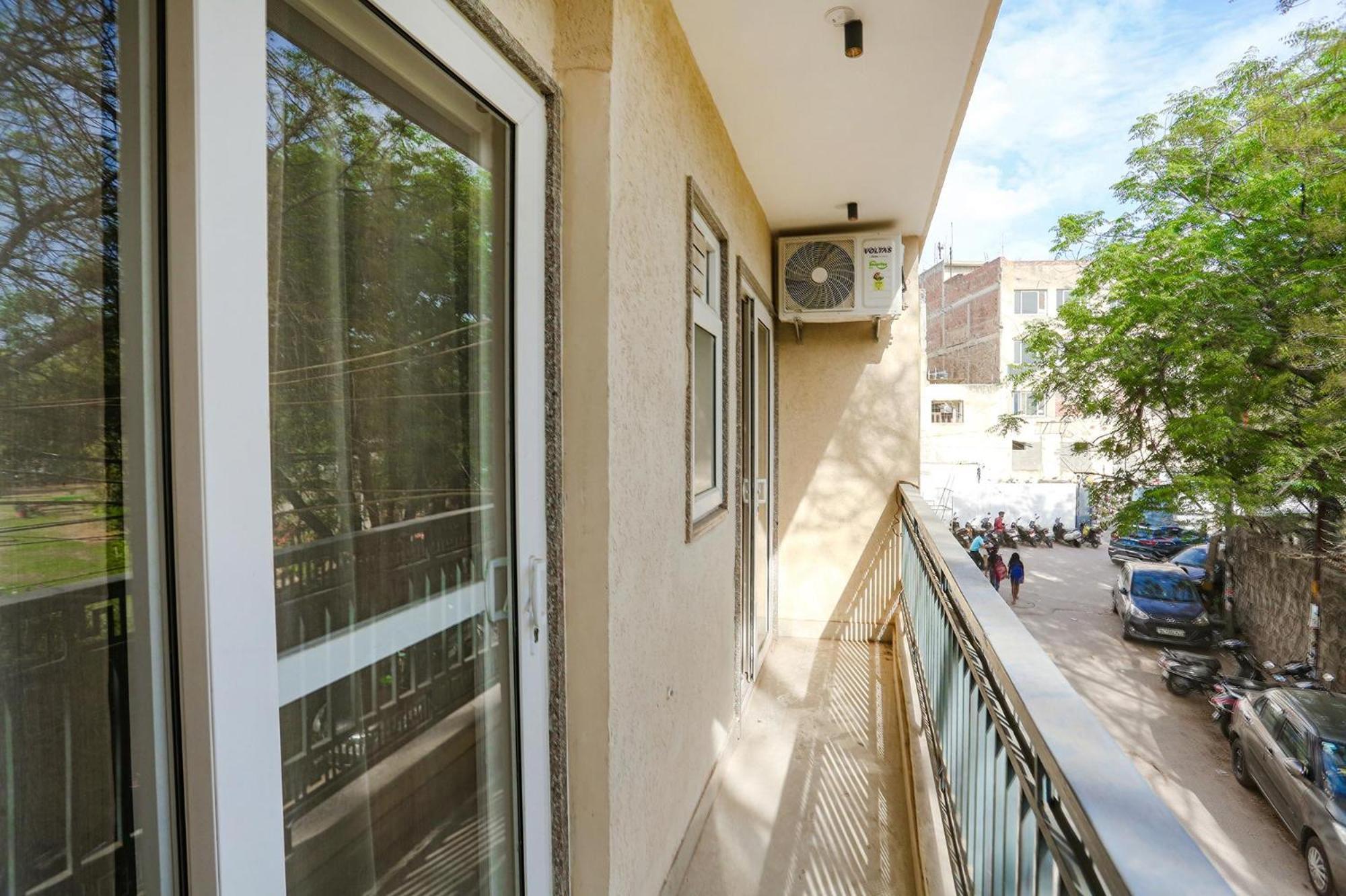 Townhouse 24*7 Hotel New Delhi