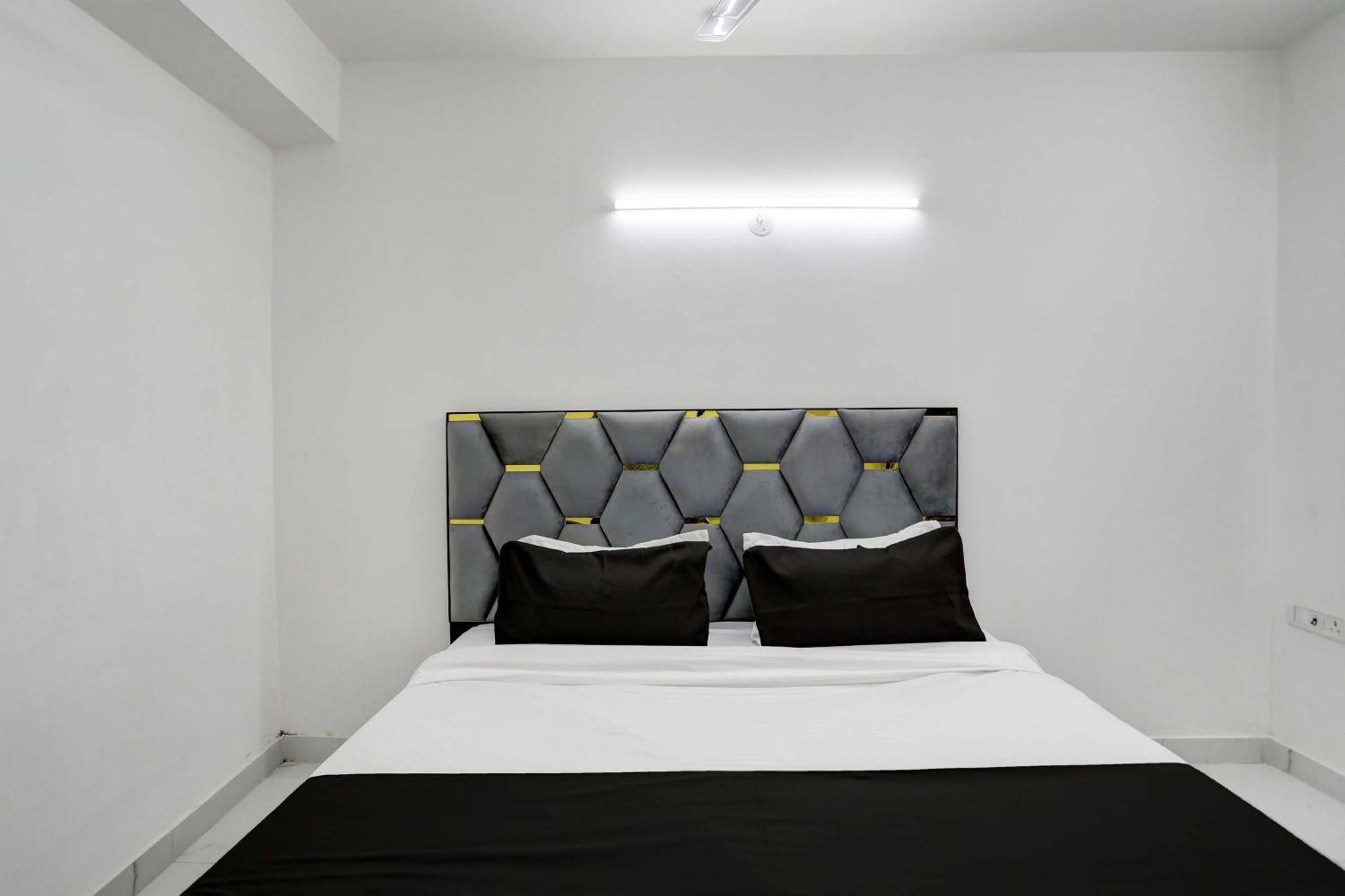 Townhouse 24*7 4* New Delhi